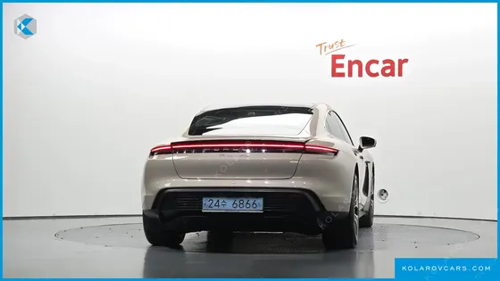 PORSCHE TAYCAN 4S