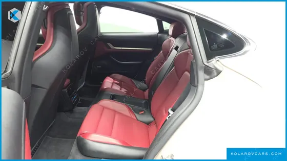PORSCHE TAYCAN 4S
