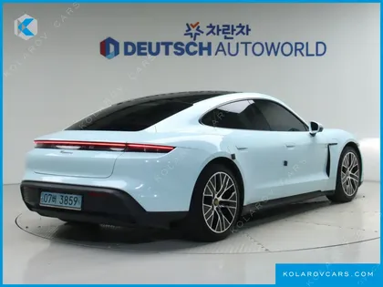 PORSCHE TAYCAN BASE