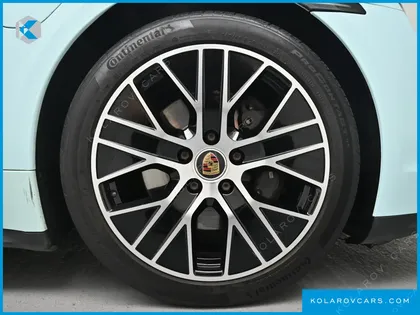 PORSCHE TAYCAN BASE