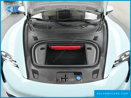 PORSCHE TAYCAN BASE
