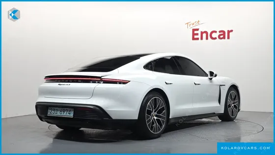 PORSCHE TAYCAN 4S