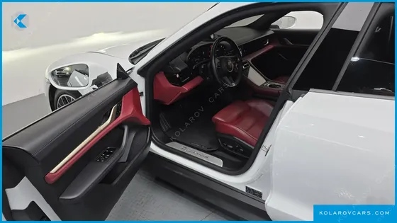 PORSCHE TAYCAN 4S
