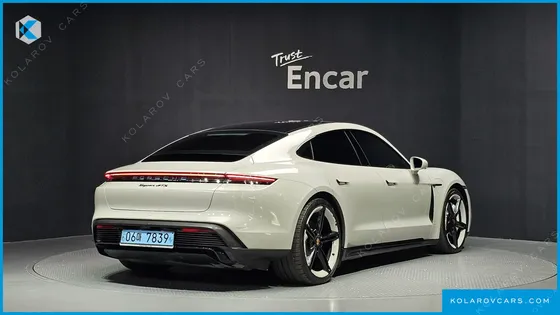 PORSCHE TAYCAN GTS
