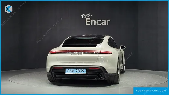 PORSCHE TAYCAN GTS