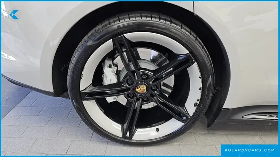 PORSCHE TAYCAN GTS