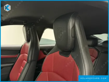PORSCHE TAYCAN BASE 4