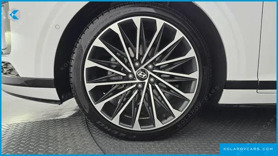 HYUNDAI GRANDEUR CALLIGRAPHY