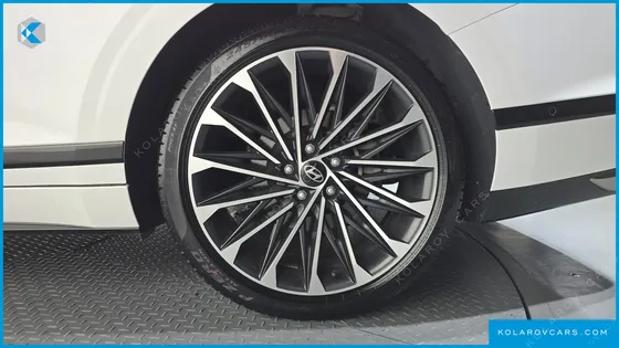 HYUNDAI GRANDEUR CALLIGRAPHY