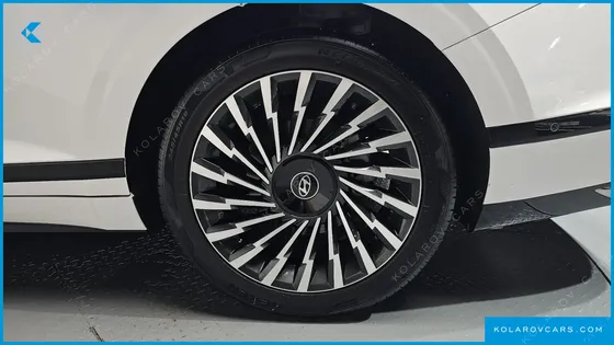 HYUNDAI GRANDEUR CALLIGRAPHY