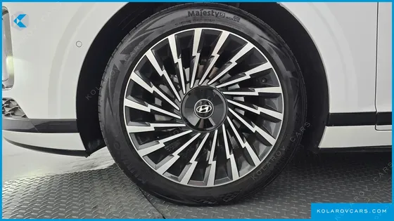 HYUNDAI GRANDEUR CALLIGRAPHY