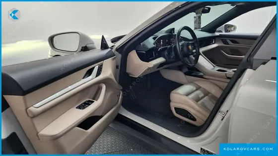PORSCHE TAYCAN BASE