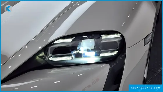 PORSCHE TAYCAN BASE