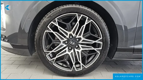 HYUNDAI GRANDEUR EXCLUSIVE
