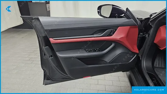 PORSCHE TAYCAN GTS