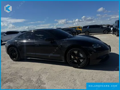 PORSCHE TAYCAN GTS