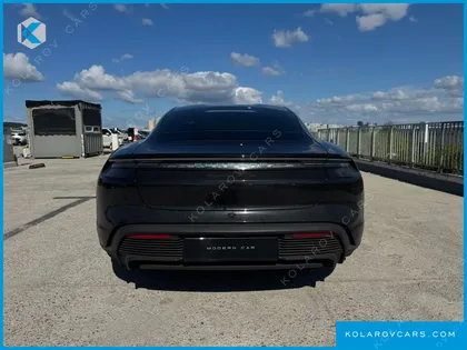 PORSCHE TAYCAN GTS