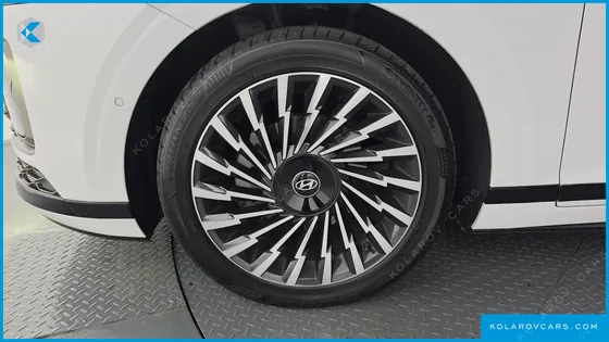 HYUNDAI GRANDEUR CALLIGRAPHY
