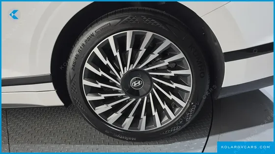 HYUNDAI GRANDEUR CALLIGRAPHY