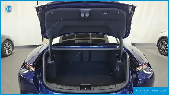 PORSCHE TAYCAN BASE