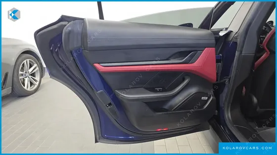 PORSCHE TAYCAN BASE