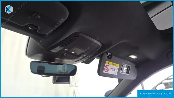 PORSCHE TAYCAN BASE