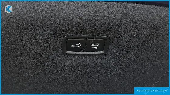 PORSCHE TAYCAN BASE