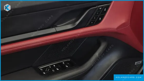 PORSCHE TAYCAN BASE