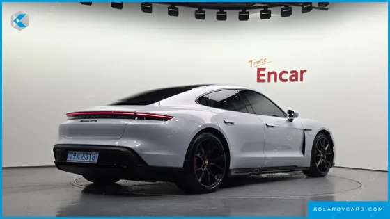 PORSCHE TAYCAN GTS