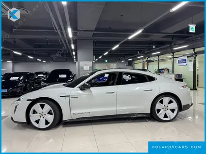 PORSCHE TAYCAN TURBO S