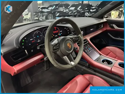 PORSCHE TAYCAN TURBO S