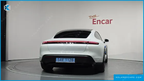PORSCHE TAYCAN BASE
