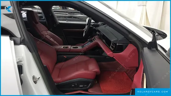PORSCHE TAYCAN BASE