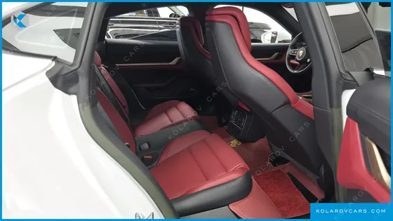 PORSCHE TAYCAN BASE