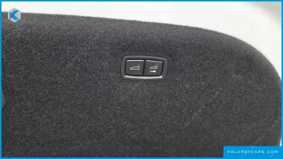 PORSCHE TAYCAN BASE