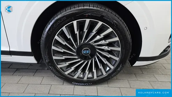 HYUNDAI GRANDEUR CALLIGRAPHY