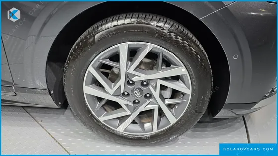 HYUNDAI GRANDEUR EXCLUSIVE