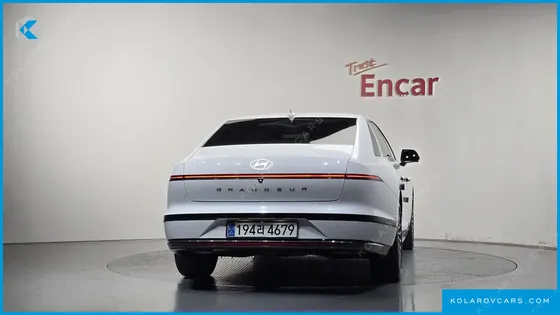 HYUNDAI GRANDEUR CALLIGRAPHY