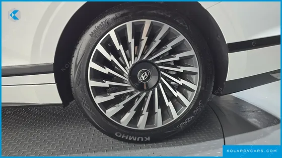 HYUNDAI GRANDEUR CALLIGRAPHY