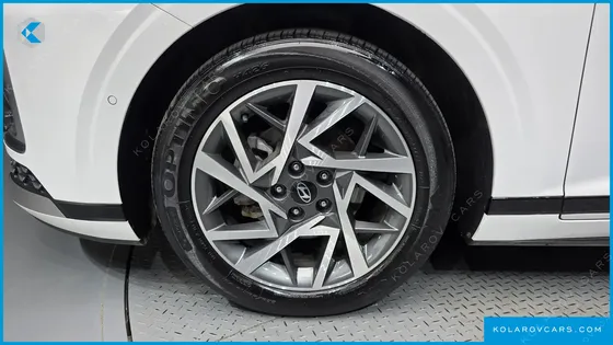 HYUNDAI GRANDEUR PREMIUM