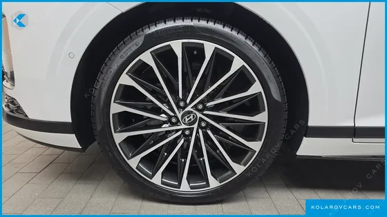 HYUNDAI GRANDEUR CALLIGRAPHY