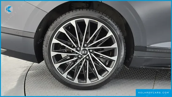 HYUNDAI GRANDEUR CALLIGRAPHY