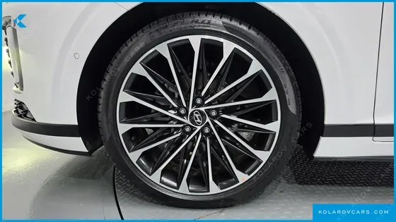 HYUNDAI GRANDEUR CALLIGRAPHY