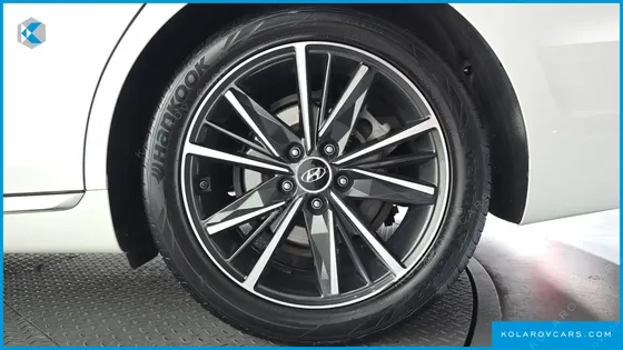 HYUNDAI GRANDEUR 3.0 LPI RENT CAR