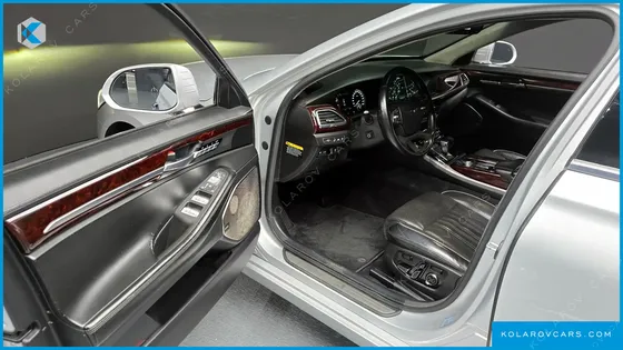 GENESIS EQ900 5.0 GDI AWD LIMOUSINE