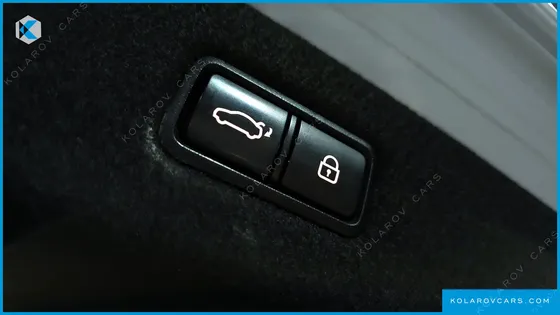 GENESIS EQ900 5.0 GDI AWD LIMOUSINE