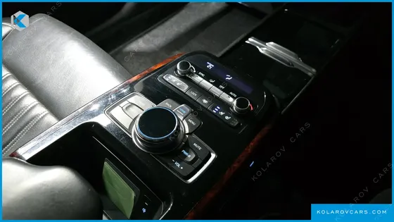 GENESIS EQ900 5.0 GDI AWD LIMOUSINE