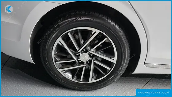HYUNDAI GRANDEUR 3.0 LPI RENT CAR