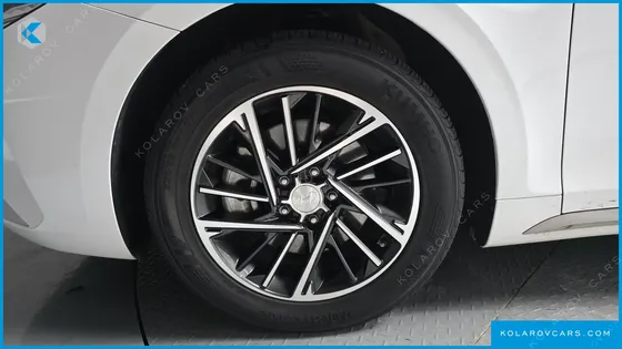 HYUNDAI GRANDEUR 3.0 LPI RENT CAR