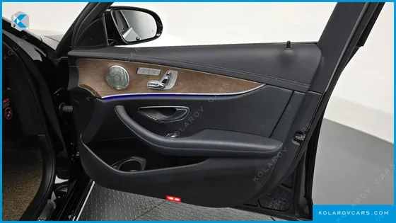MERCEDES E-CLASS E300E 4MATIC EXCLUSIVE